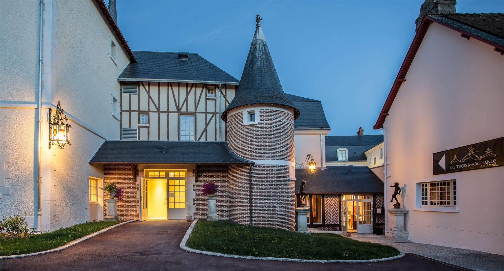 Relais Des Trois Chateaux Hotel-Restaurant - Teritoria Cour-Cheverny Exterior foto