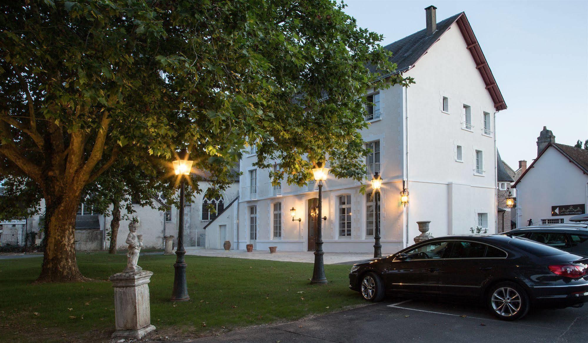 Relais Des Trois Chateaux Hotel-Restaurant - Teritoria Cour-Cheverny Exterior foto